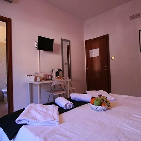 Guest House San Peter Roma Esterno foto
