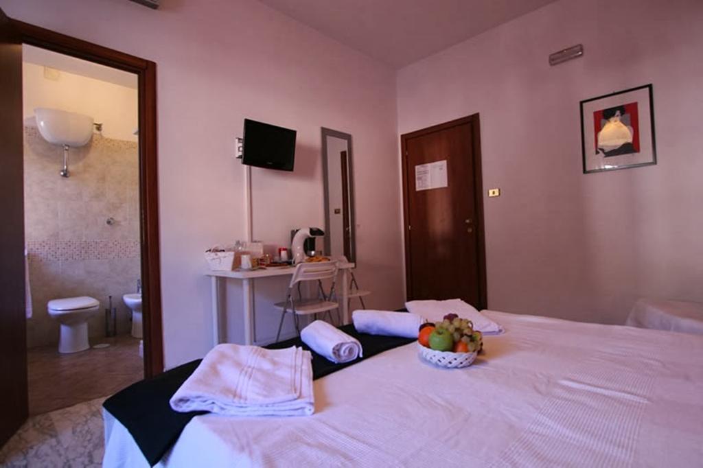 Guest House San Peter Roma Esterno foto
